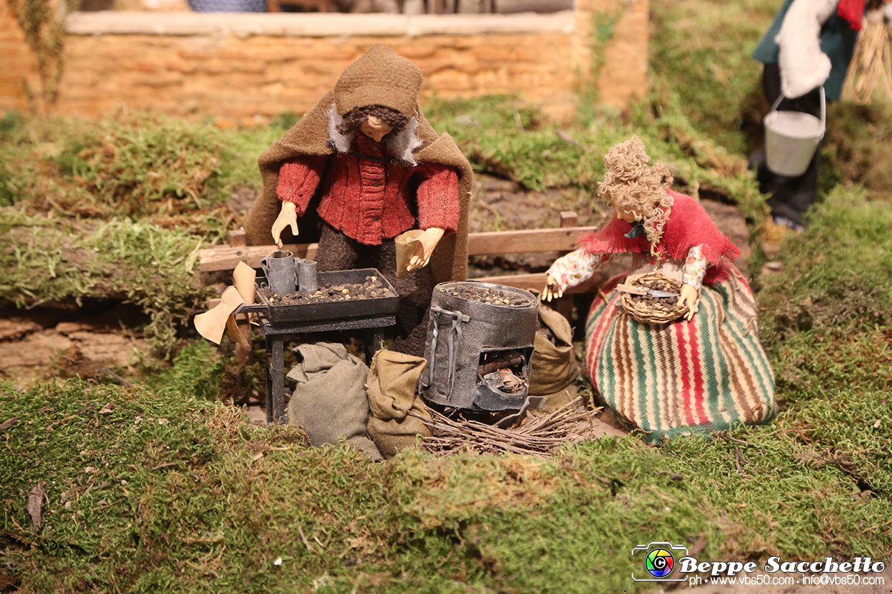 VBS_7483 - Abbazia di Vezzolano - Presepe artistico di Anna Rosa Nicola.jpg